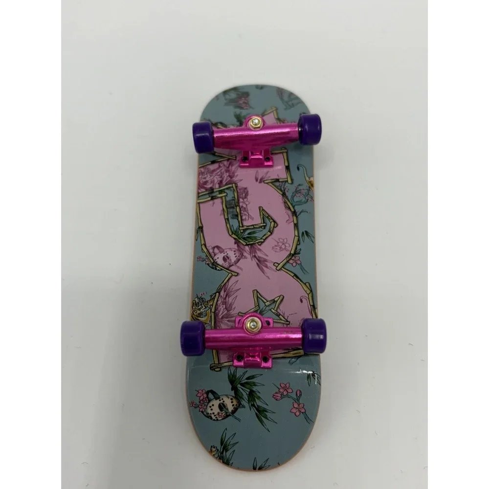 Tech Deck DGK All Day BOO JOHNSON Freddie‎ Floral Purple Finger Board Skater